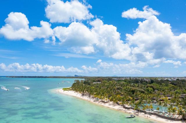 Modern Apt - Direct Pool Access - Beaches 2 min