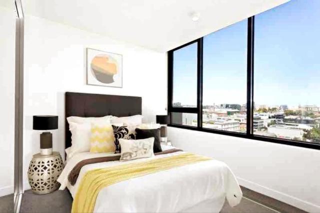 Stunning Views in central South Yarra