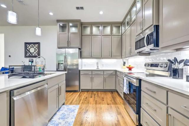 Modern 4BD Best in the West Dallas Area