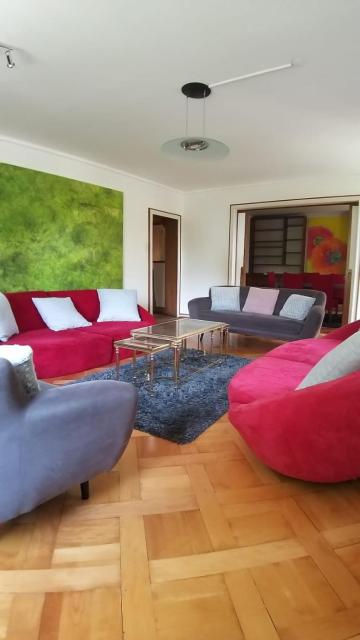Swiss Art & Vine Pop-Up House