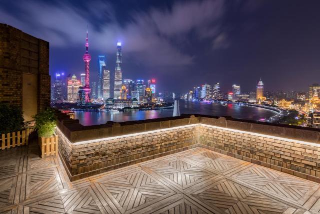 Broadway Mansions Hotel - On the bund