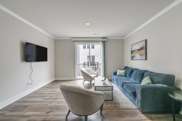 Walk to Music Factory: Townhome w/ Rooftop Deck!