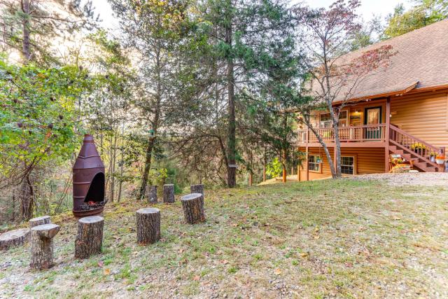 Game Room & Stunning Views: Blue Ridge Mtn Cabin