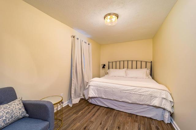 Stylish 2BR n Old Town Greenwood