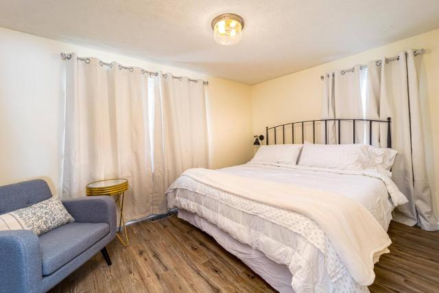 Stylish 2BR n Old Town Greenwood