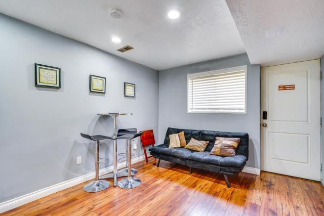 12 Mi to Temple Square: Cozy + Convenient Apt!