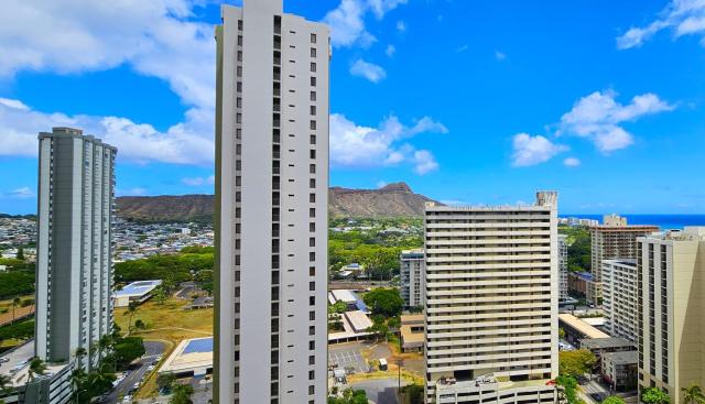 Waikiki Banyan 'Ocean Escape'