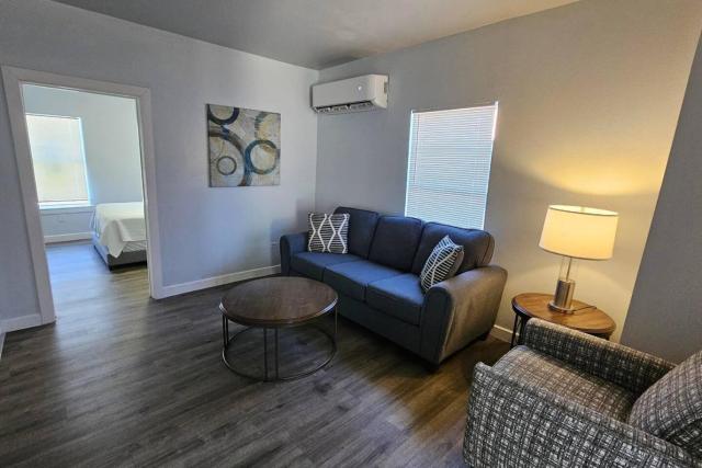 Charming 1BR Dallas Fourplex Affordable Comfort