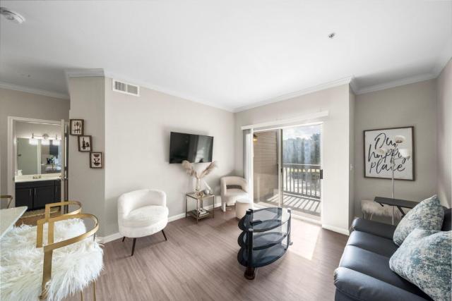 Houston Lakeside Living