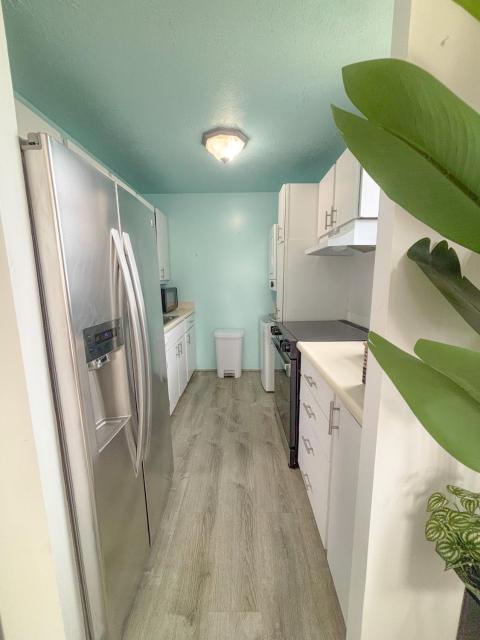 Chic Waikiki Skytower 1-Bedroom