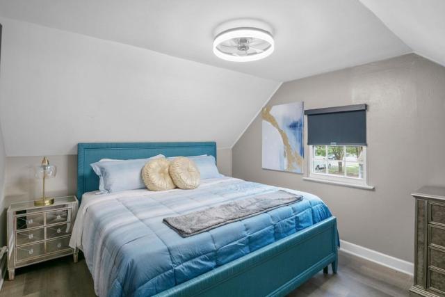 Family Fun! 2 Story Oasis and Pup Retreat Near RVA!