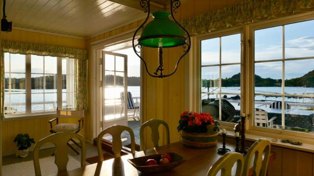 Cabin With Sunset Views And Private Dock