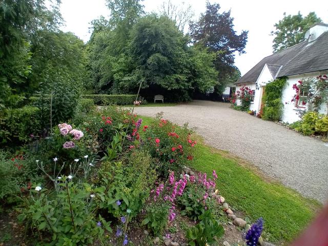 O'Neill's Self Catering Cottage- close to Cashel