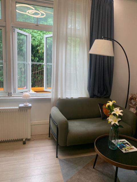 Shanghai Historical 1 living room and 1 bedroom with Garden view near Jiashan Road and Hengshan Rd