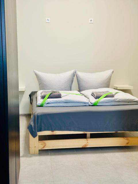 Neuwertiges Apartment mit schnellem WLAN, Netflix, Glasfaser, Kostenlose Privatparkplatz auch für Transporter geeignet R21