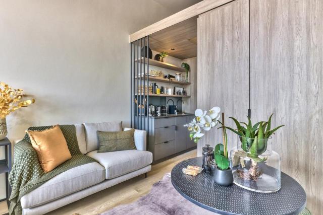 Gorgeous Designer Hideaway w Views at The Harri