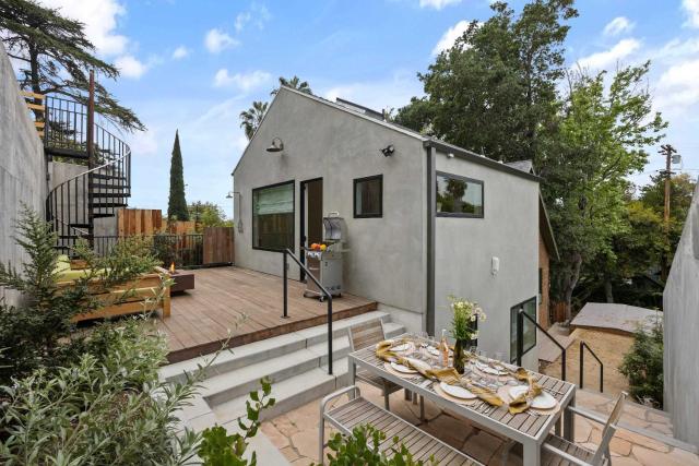 Silver Lake 3BR with Fire Pit and BBQ by Colby and Conrad
