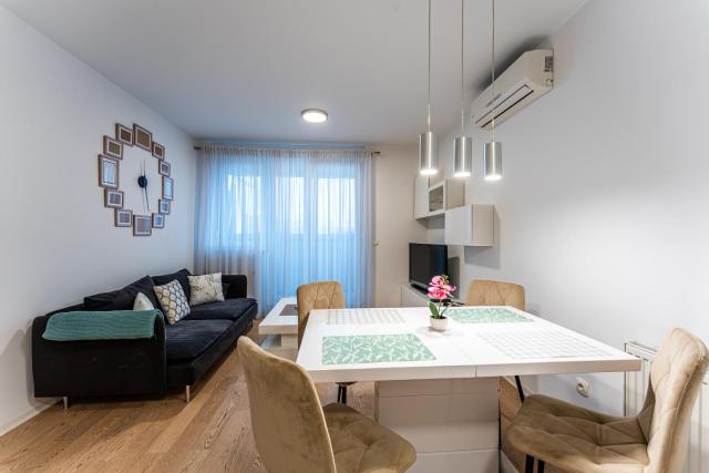Flex SelfCheckIns 170 - Zagreb - Bedroom - Parking - Loggia