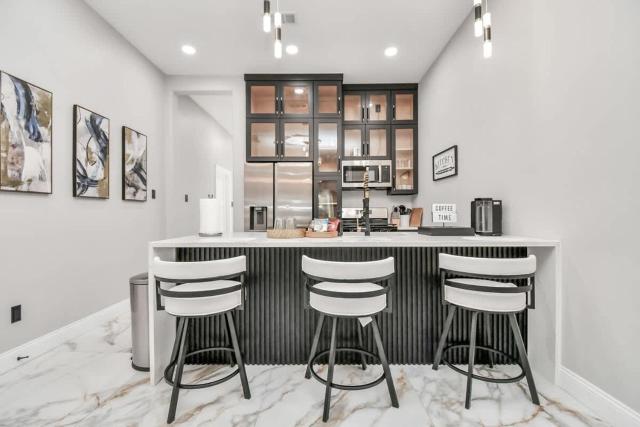 Houston's Marble Gem Near NRG & Medical Center