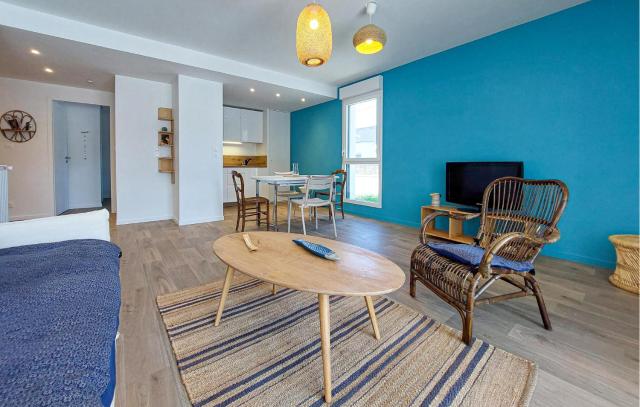 Gorgeous Apartment In Muzillac With Wifi