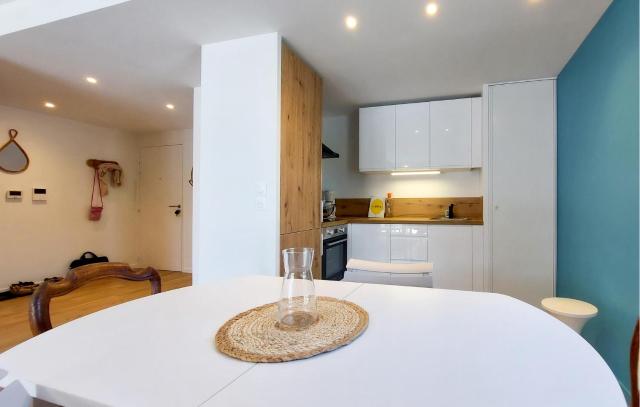 Gorgeous Apartment In Muzillac With Wifi