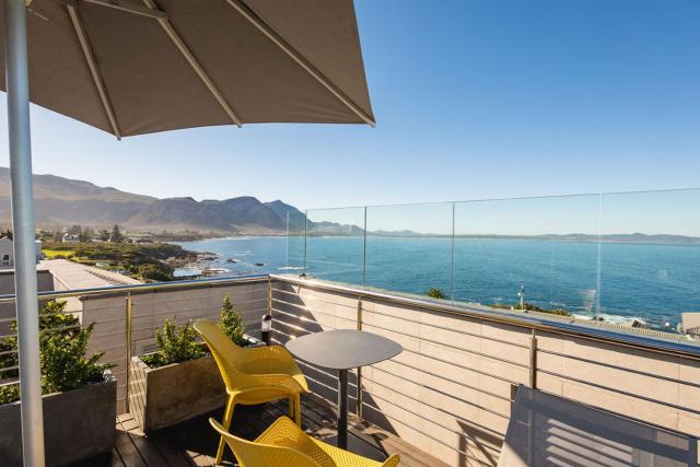 Mountain-View Studio - Hermanus Waterfront Apartments
