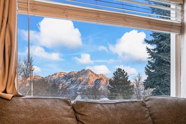 Charming 1950s Bungalow in Millcreek Cozy and Central