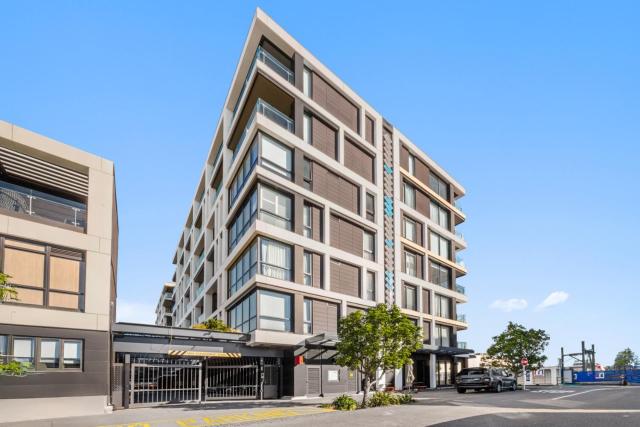 Beau Quarter 2 Bedroom with Balcony and Carpark