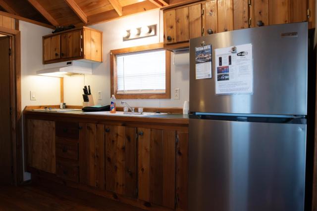 Lakeview Cedar Cabin - Whistle Stop - 2