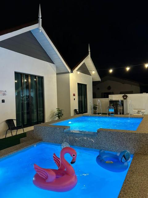 Dtamu Mama Roomstay w Pool and Wifi
