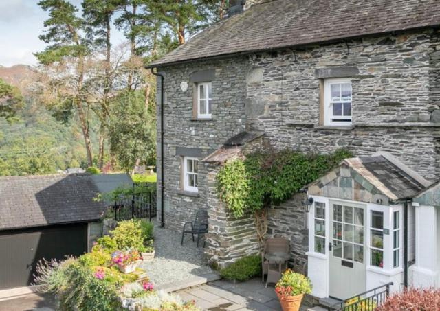 Cottage No1 Four Bed Lakeland Retreat and Hot Tub