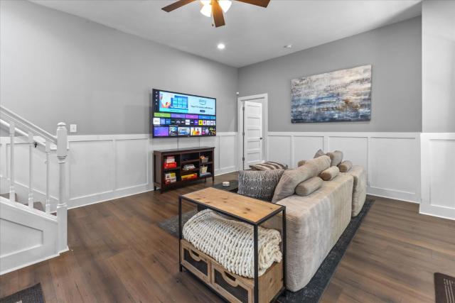 Beautiful Home with Huge Patio and Garage