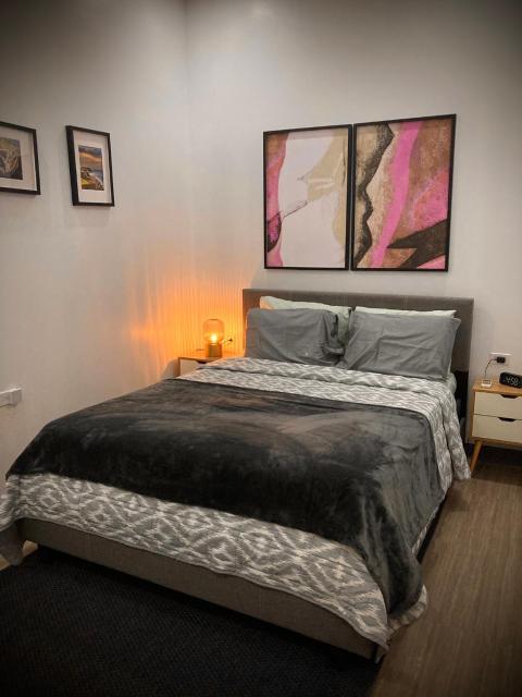 Oasis Inn - One Way LLC