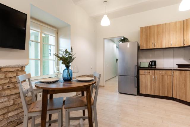 Homey apartment central