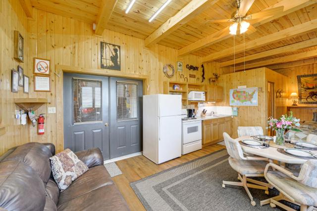 Studio Cabin w/ Mtn Views by the Green River!