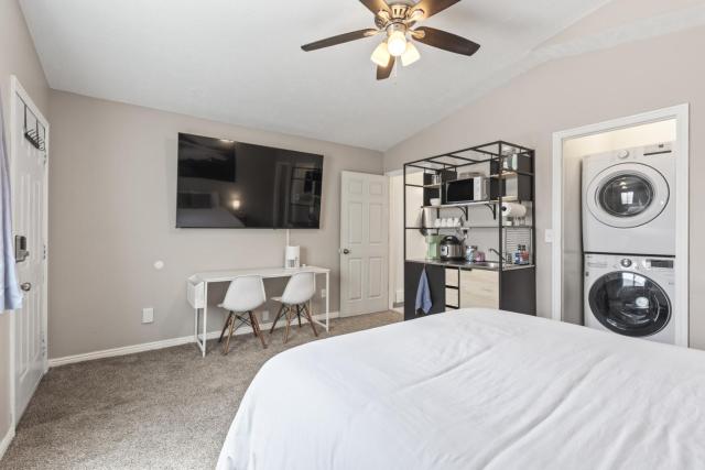 Cozy Millcreek Studio
