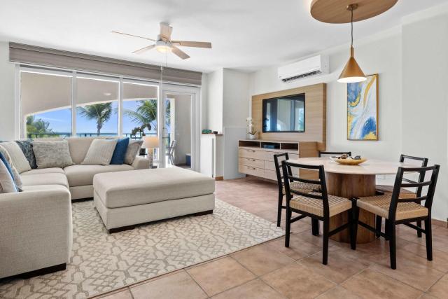 Luxury Beachfront 1BR Villa in Ocean Villas - Breathtaking Views - Villa Isla Encantada
