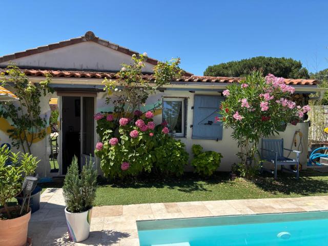 Maisonnette très agréable sur jardin vue Piscine