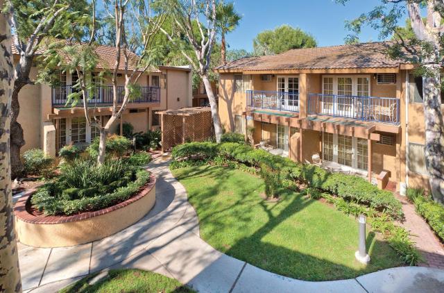 Wyndham Dolphin's Cove 2BR Suite with Resort Access