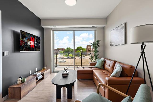 W413 Stylish Luxury 1Bedroom In Downtown Minneapolis, Minutes From Minneapolis Convention Center & US Bank Arena
