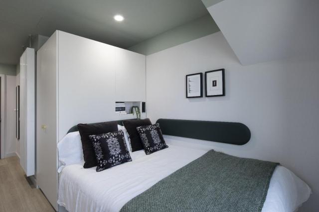 Modern Studios with Kitchen & Ensuite in Central Edinburgh