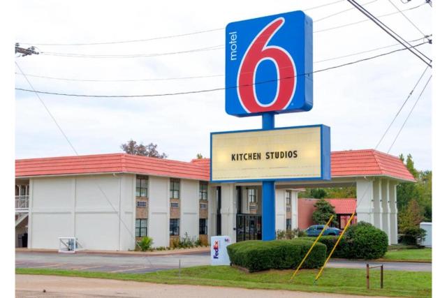 Motel 6-Palestine, TX