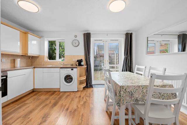 3BDR Gated parking near city centre