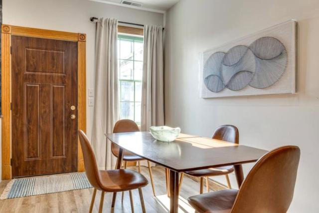 Studio 500 Downtown Gem Free Parking and Pets OK