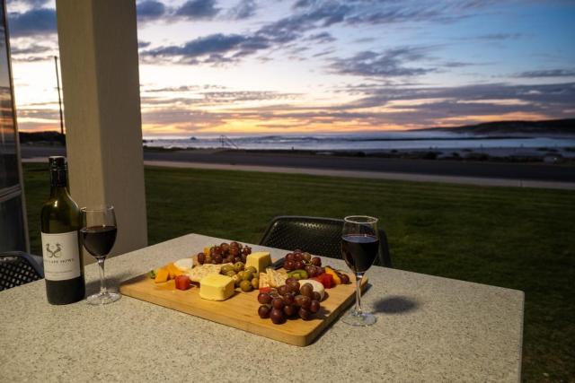 Pelican Shore Oceanfront Villa 6