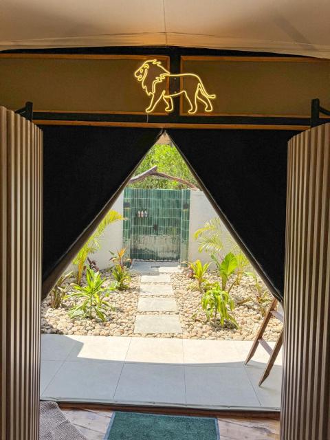Olkinyei Mara Tented Camp