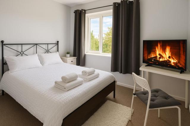 Cozy 2BR Flat Near City Centre Free Parking Fast Wifi