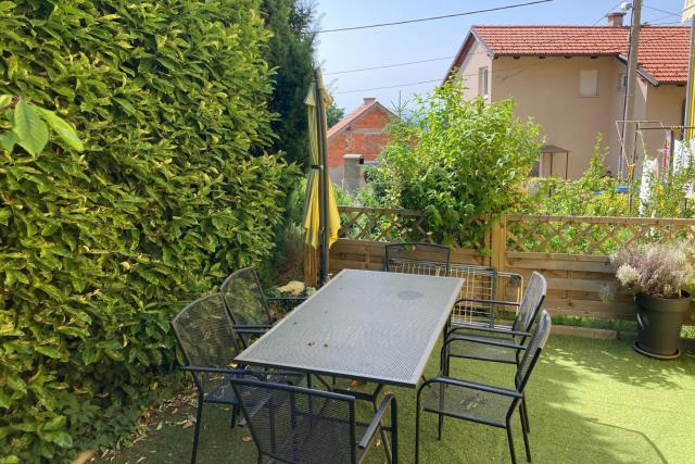 Apartments with parking space Zagreb - 24661