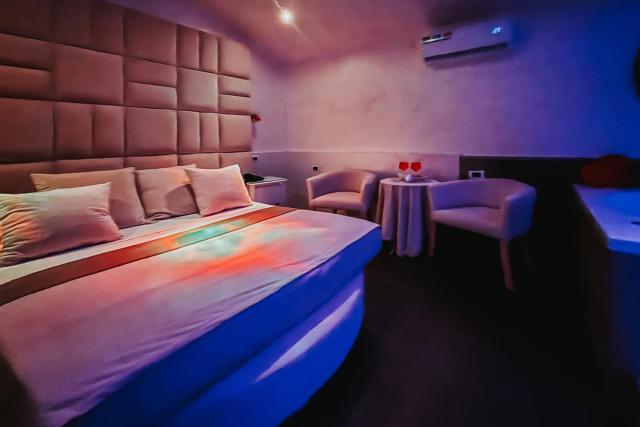 Bee Queen Hotel
