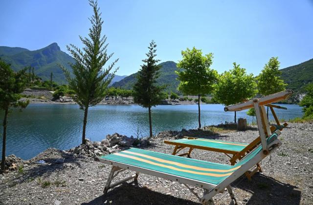 Kulla e Vjeter (Bar Restaurant, Guesthouse, Parking and Camping)